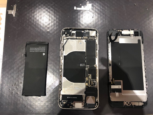 【久御山店】 iPhoneSE3の バッテリー画面交換修理【宇治市よりご来店】