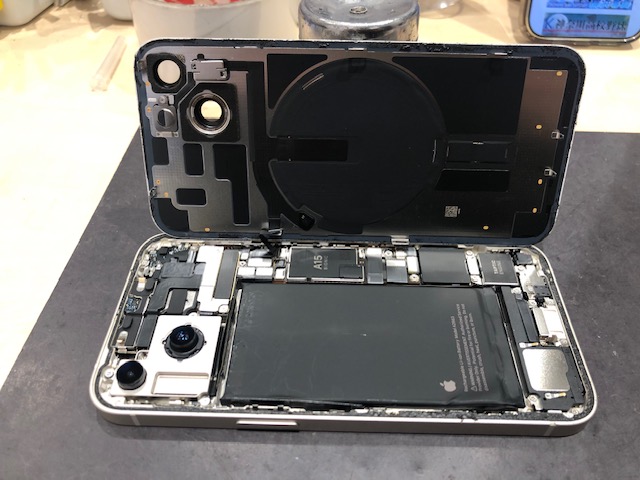 【久御山店】iPhone14のバッテリー交換修理【京都　八幡市からのご来店】