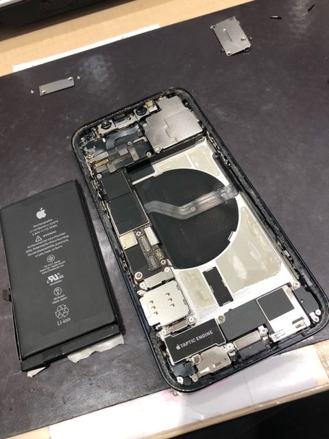 【久御山店】伏見区より iPhone12 バッテリー交換修理のご依頼！