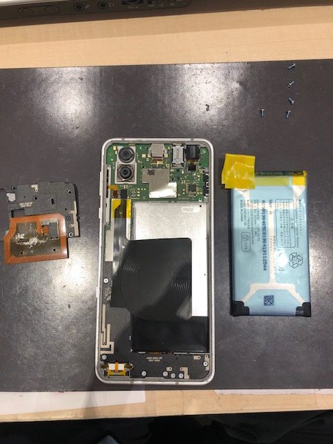 【久御山店】AQUOS R3のバッテリー交換修理【宇治市からご来店】