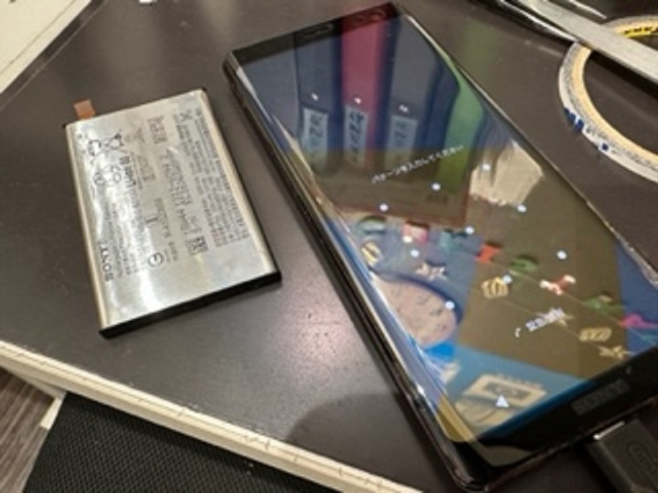 【Galaxyバッテリー交換】枚方で即日修理！背面浮きもスマートクールにお任せください