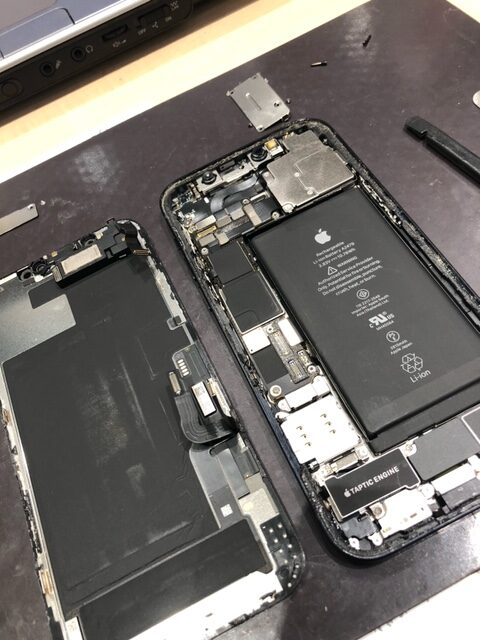 【久御山店】iPhone12のバッテリー交換修理【枚方市からご来店】