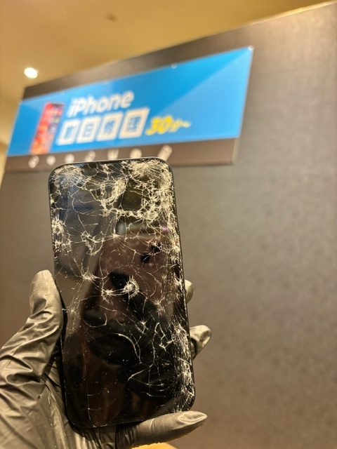 【スマートクールららぽーと和泉店】iPhone12　画面交換修理　岸和田市よりご来店