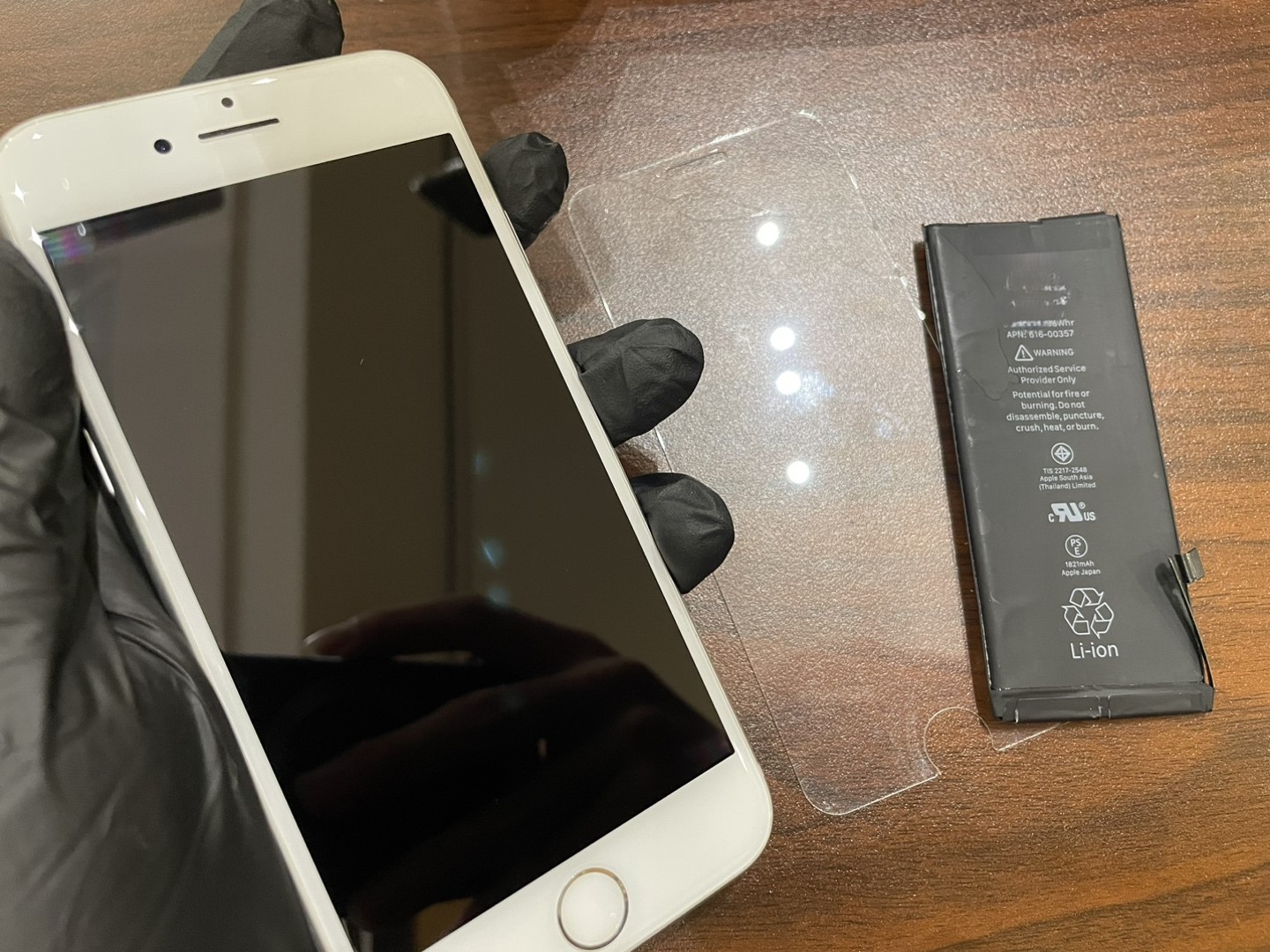 iPhone8 64GB 画面割れバッテリー94% iPhone8のバッテリー最大容量が75