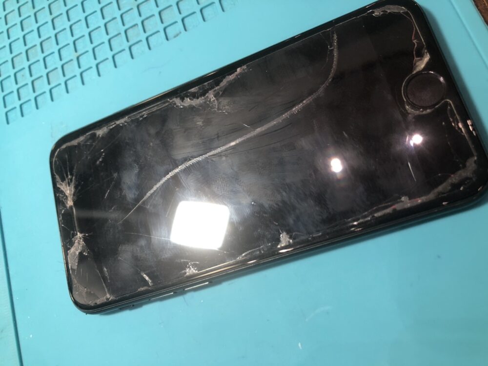 【姶良店】iPhone第二世代 画面修理【姶良市よりご来店】