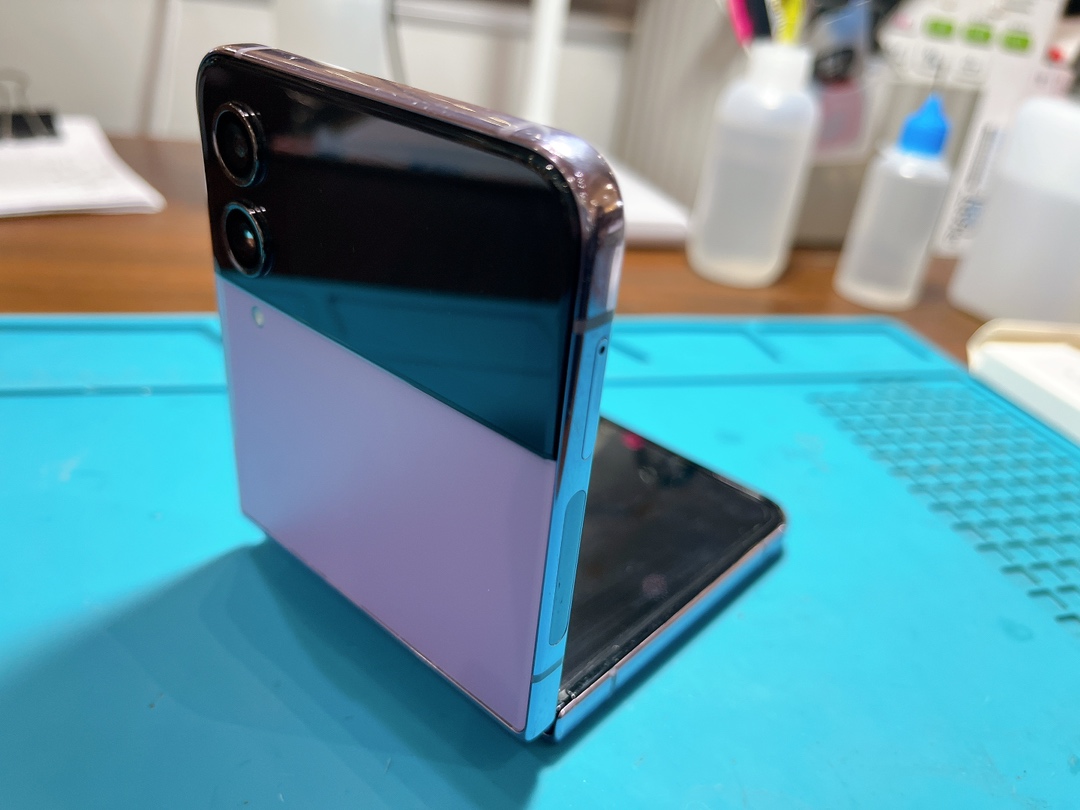 姶良店】Galaxy Z Flip4 バッテリー交換【鹿屋市よりご来店】 | iPhone
