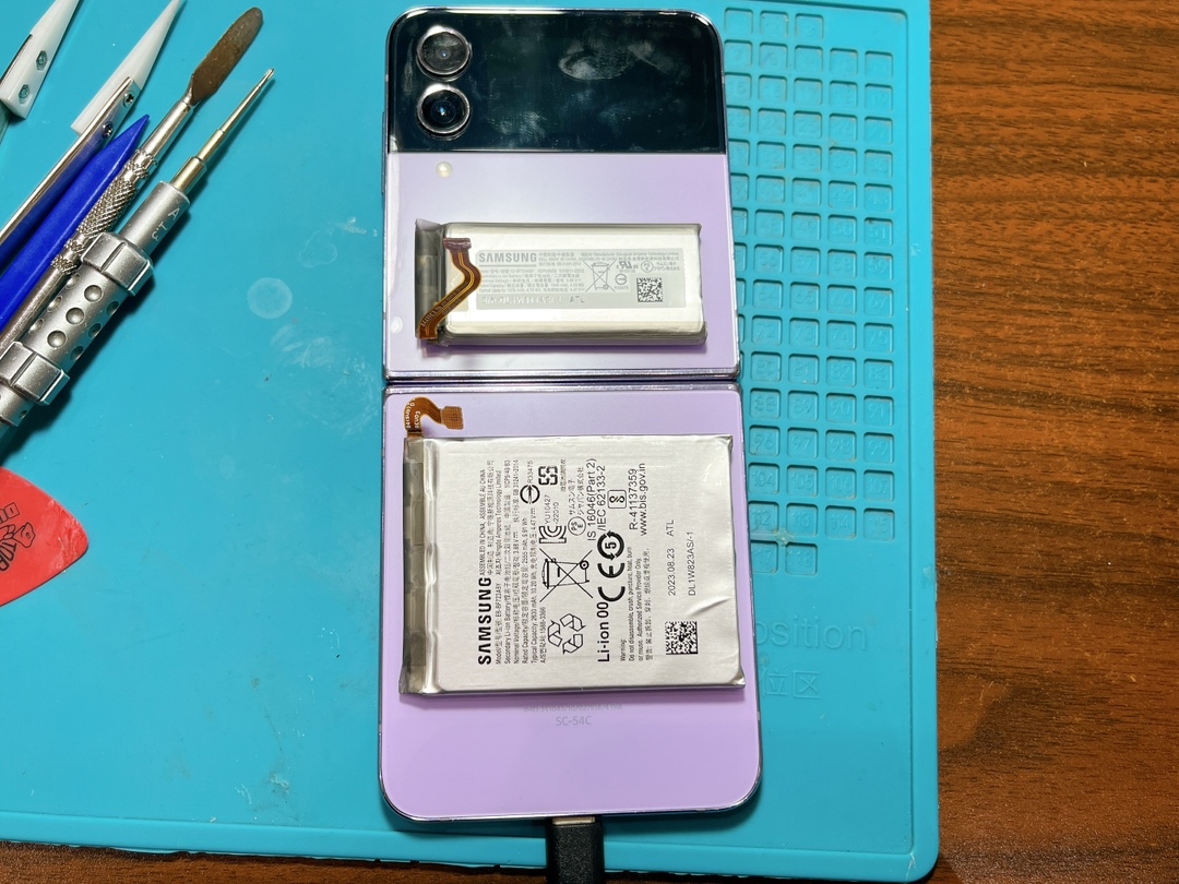 姶良店】Galaxy Z Flip4 バッテリー交換【鹿屋市よりご来店】 | iPhone
