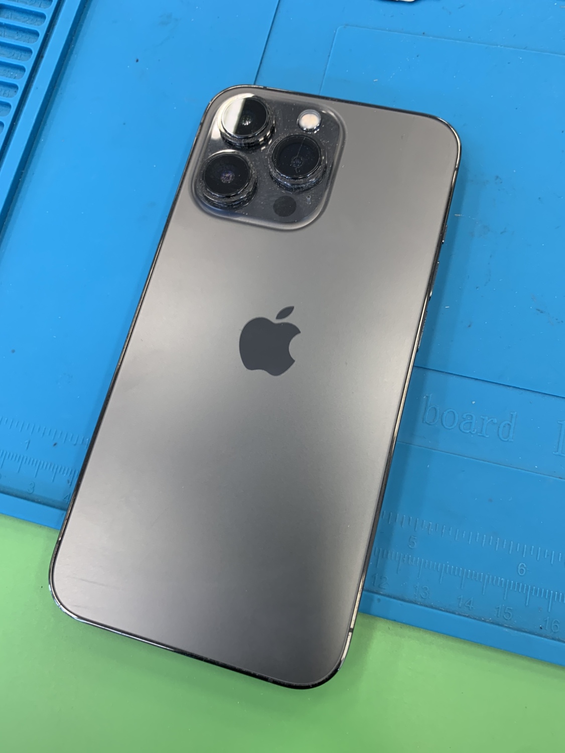 【扶桑店】iPhone13Proの画面交換修理【犬山市からご来店】