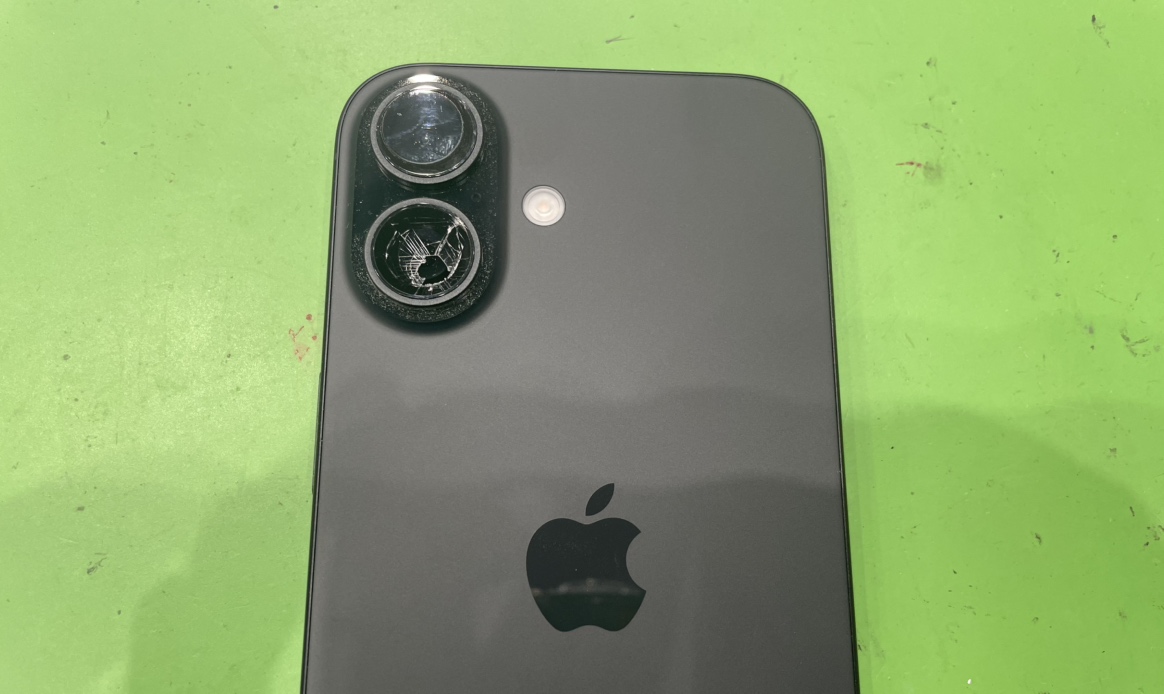 【高知市】iPhone16レンズ割れ修理【香南市からご来店】