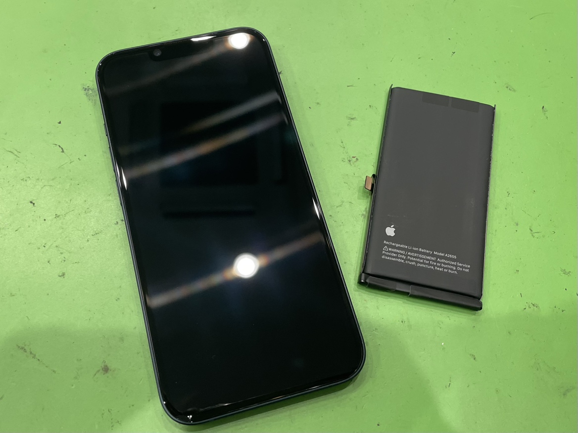 【高知店】iPhone13のバッテリー交換【高知市からのご来店】
