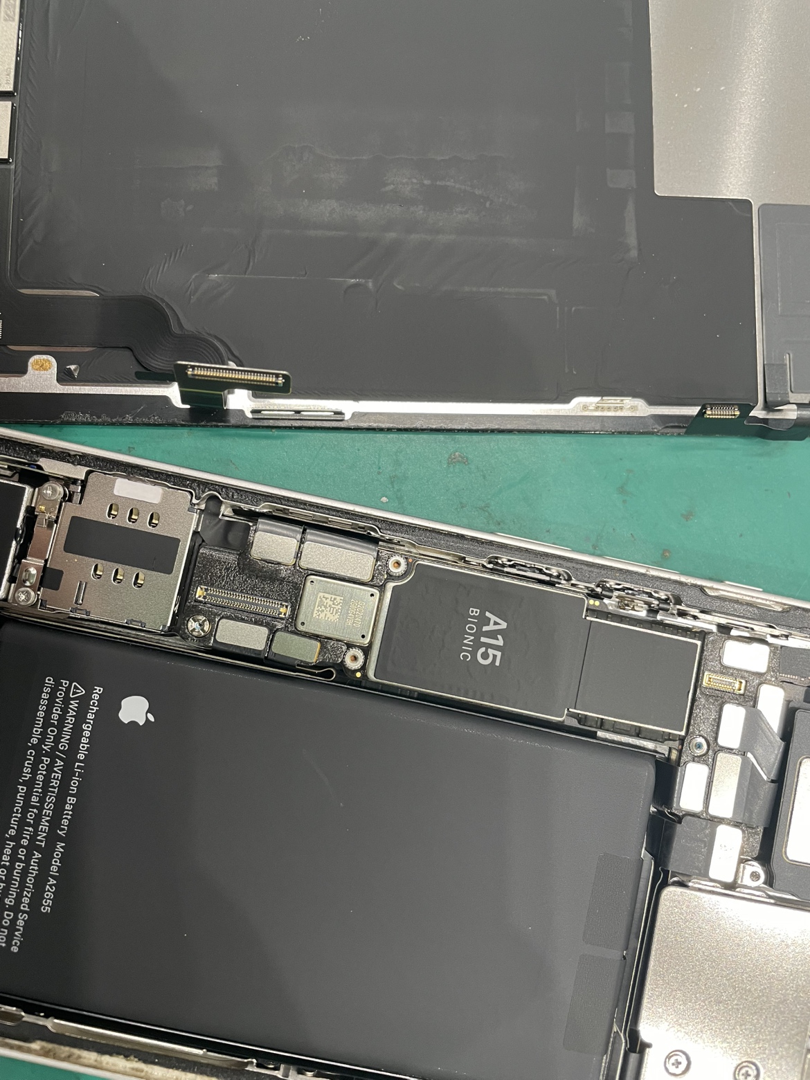 【高知店】iPhone13バッテリー交換【高知市からのご来店】