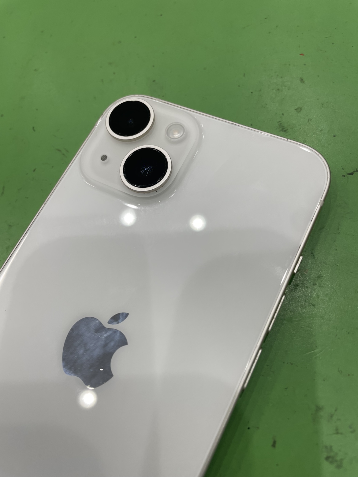【高知店】iPhone14のカメラレンズ修理【徳島県からのご来店】