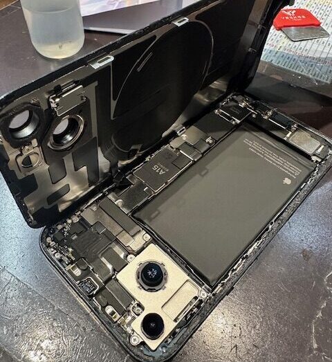 【甲子園店】iPhone14のバイブモーター交換修理【神戸市からご来店】