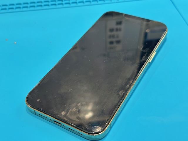 【甲子園店】iPhone12ProMAX膨張バッテリー交換修理【西宮市からご来店】