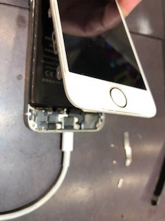 iPhoneの電源が入らなくなったら・・・