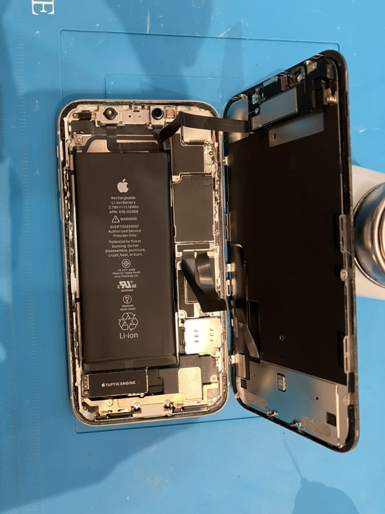 画面が割れ操作できないiPhoneXRの画面交換【橿原市】 | iPhone修理