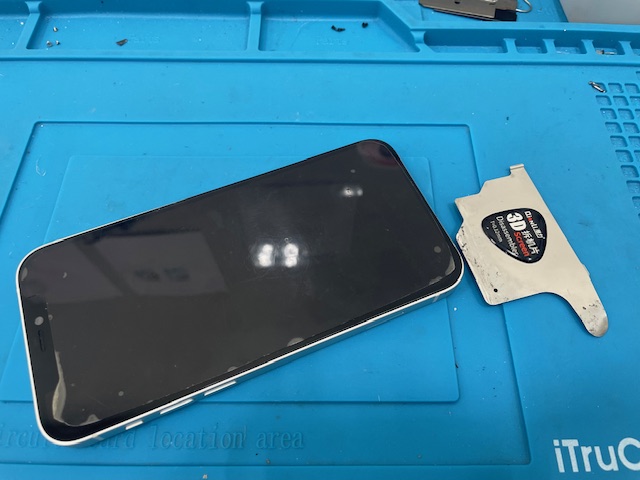 【長久手店】iPhone12の画面修理【瀬戸市からご来店】