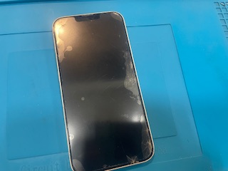 【長久手店】iPhone14の画面交換【豊川市からご来店】