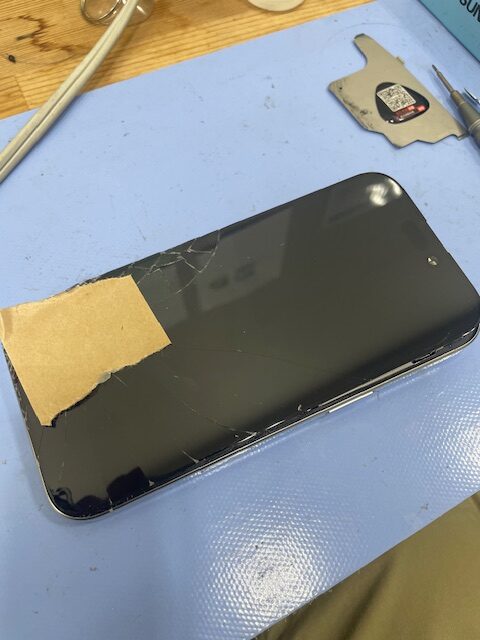 【長久手店】iPhone16proの画面交換【瀬戸市からご来店】