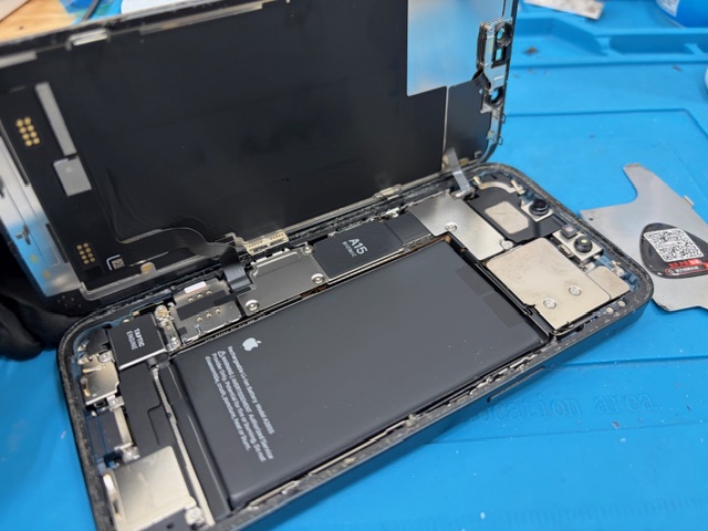 【長久手店】iPhone13のバッテリー交換【瀬戸市からご来店】