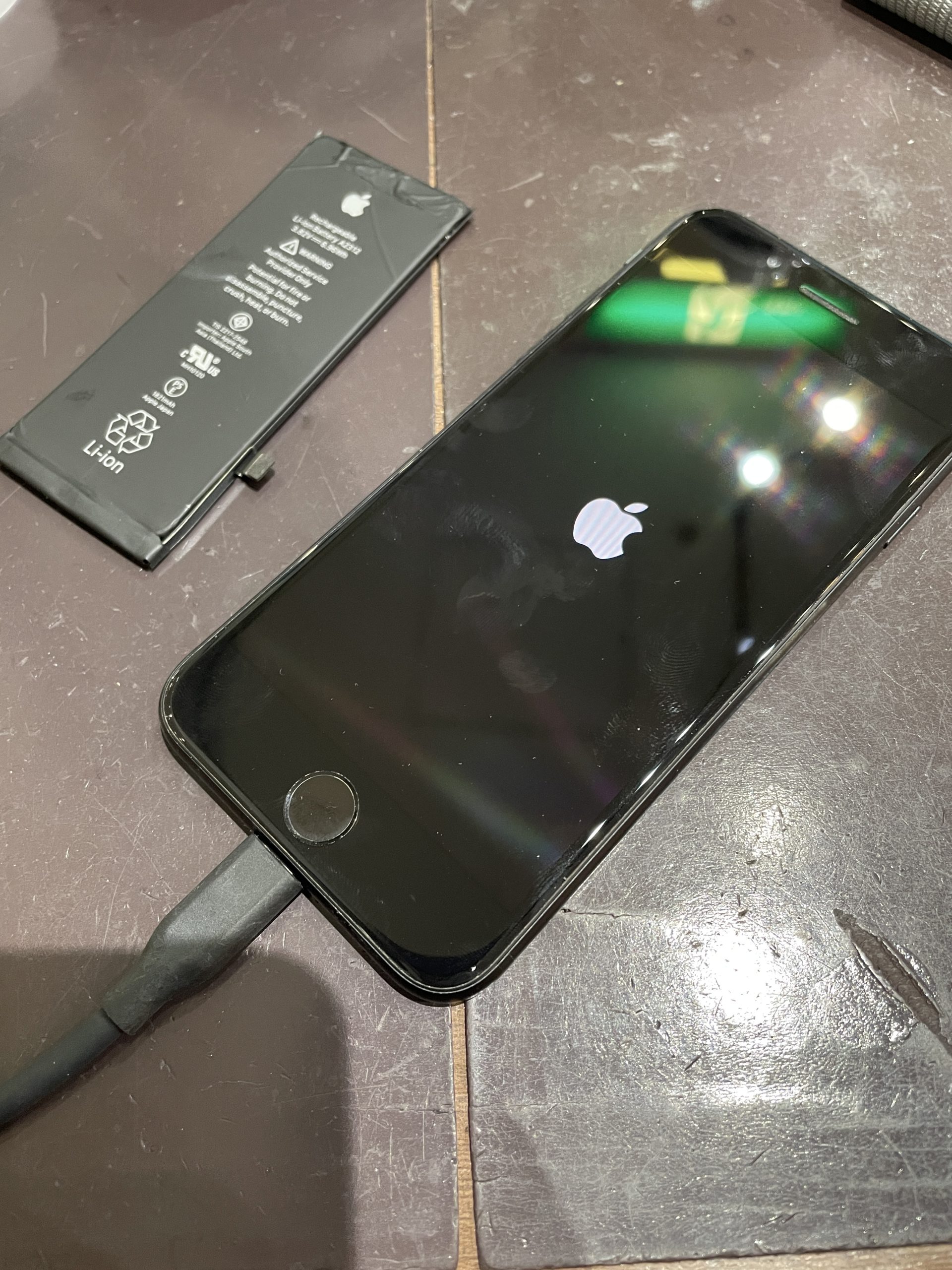 【長堀店】iPhoneSE(第2世代)のバッテリー修理【東大阪市からご来店】