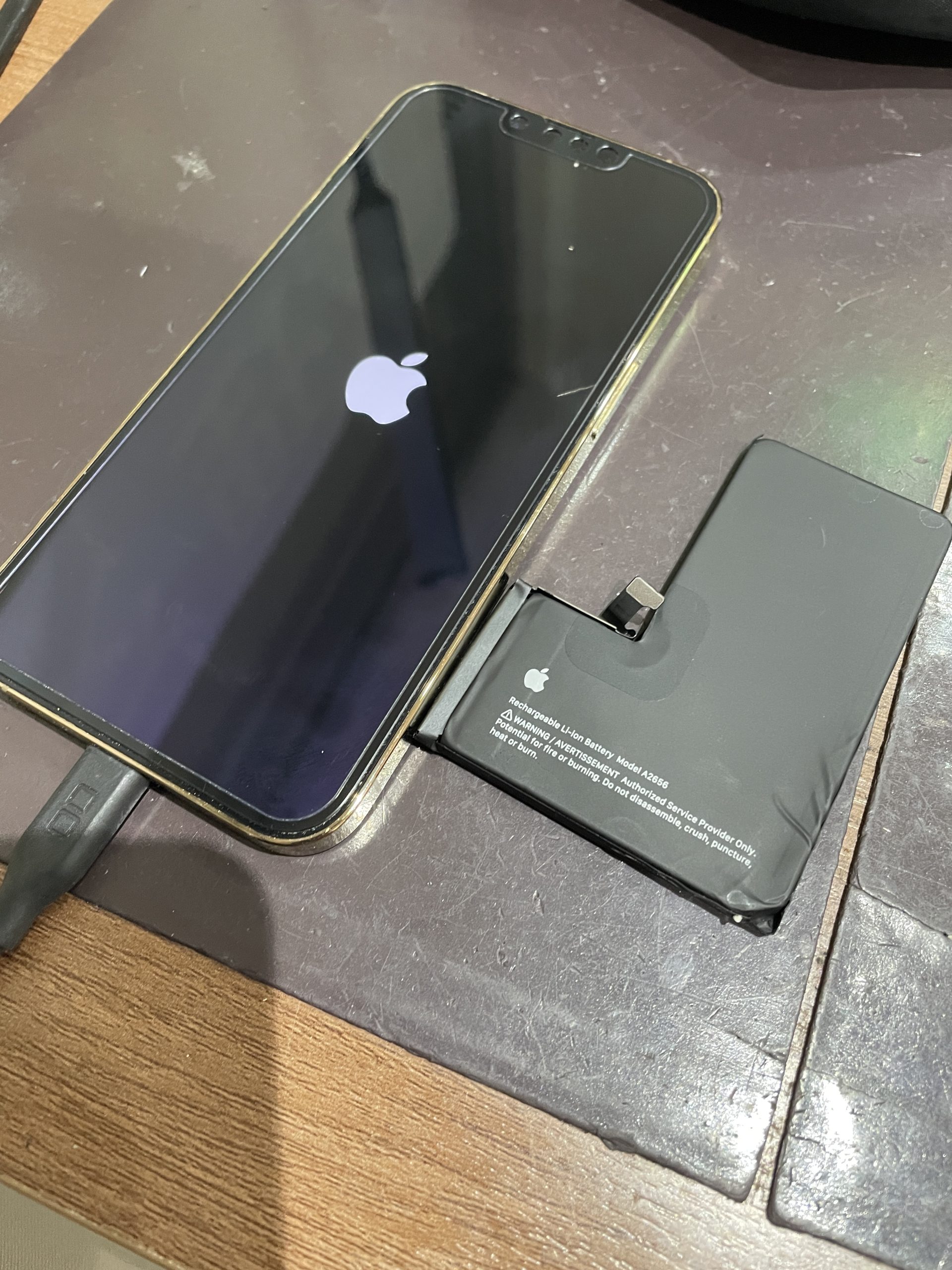 【長堀店】iPhone13Proのバッテリー交換【中央区からご来店】