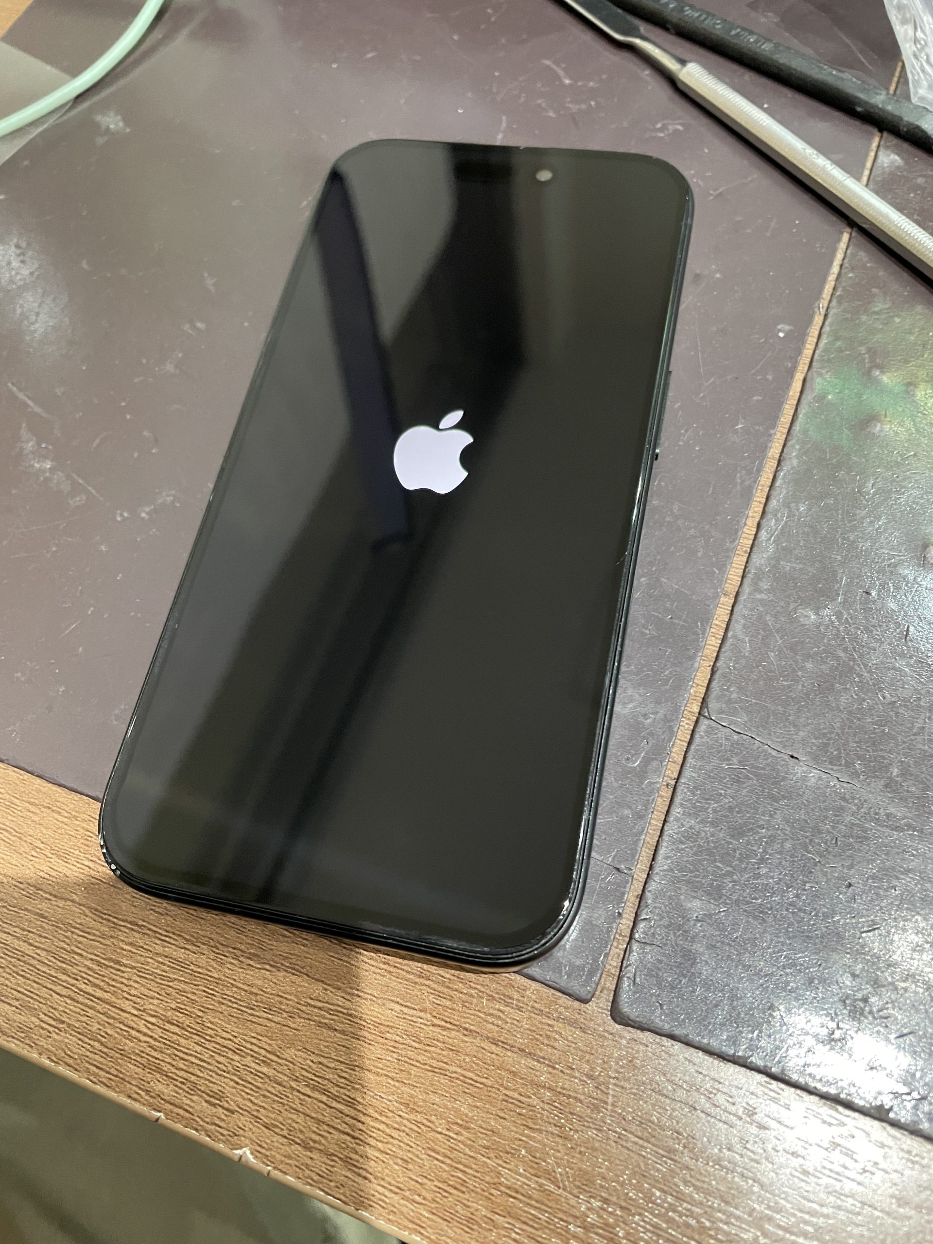 【長堀店】iPhone16の画面・バッテリー修理【中央区からご来店】