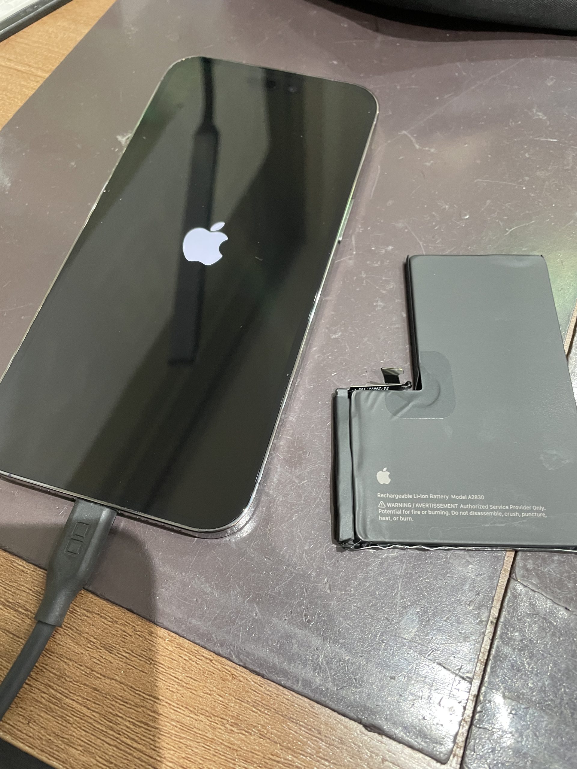 【長堀店】iPhone14ProMAXのバッテリー修理【住吉区からご来店】