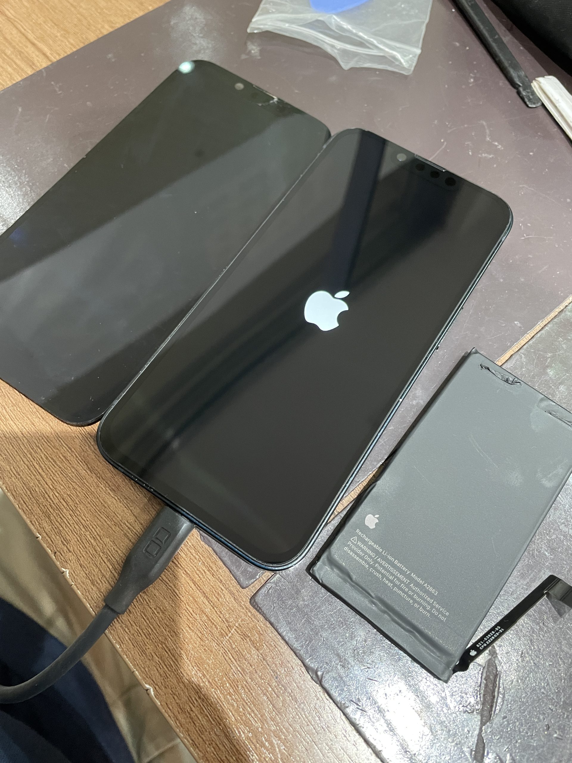 【長堀店】iPhone14の画面・バッテリー修理【東成区からご来店】