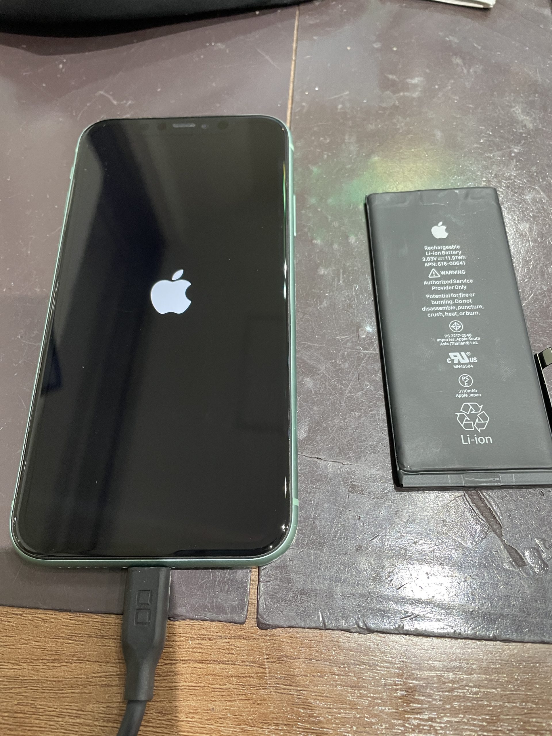 【長堀店】iPhone11のバッテリー交換【西区からご来店】
