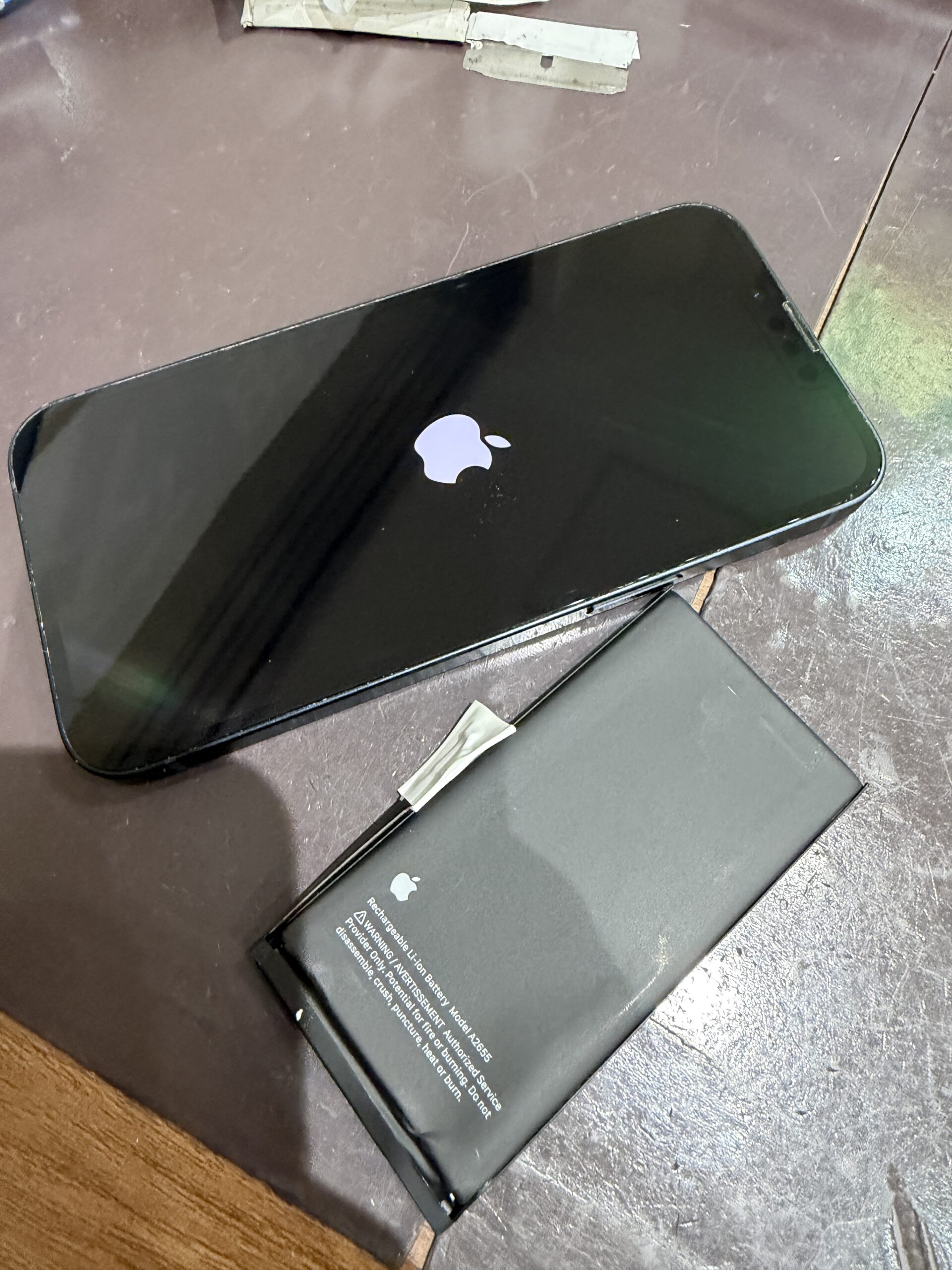 【長堀店】iPhone13のバッテリー交換【港区からご来店】