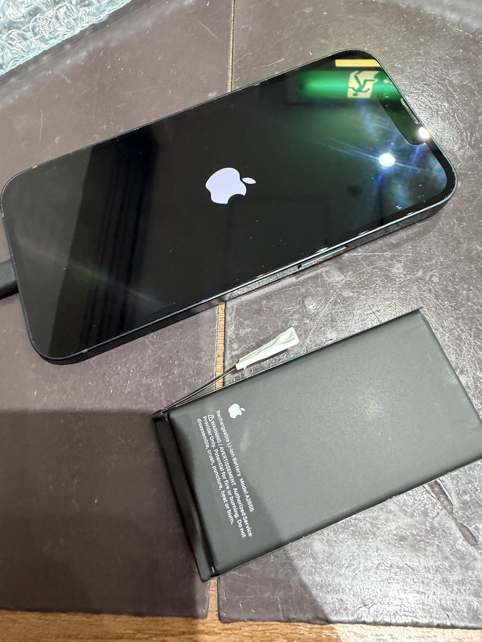 【長堀店】iPhone13のバッテリー交換【港区からご来店】