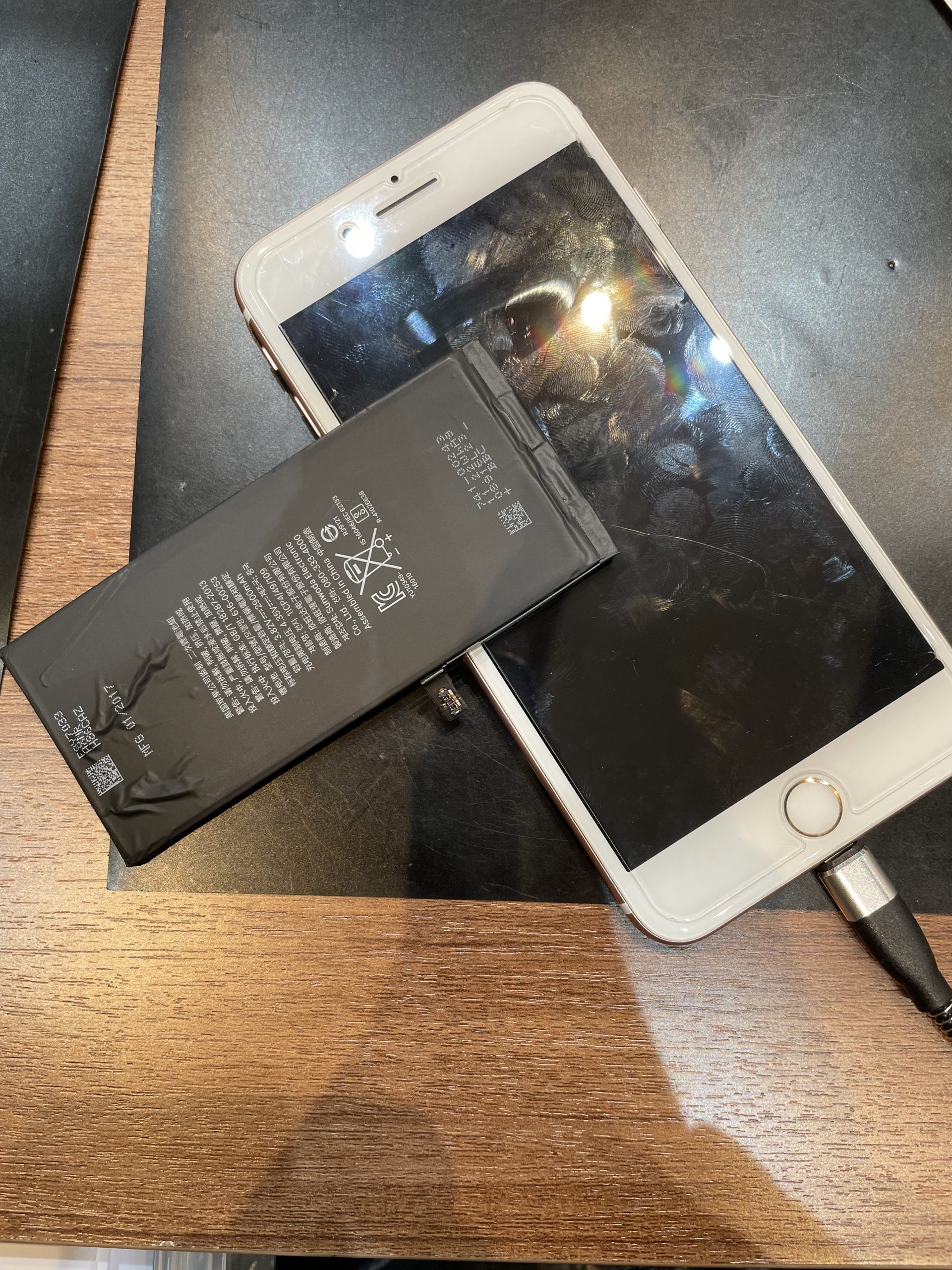 iPhone7のバッテリー交換👌港区よりお越しのお客様です！