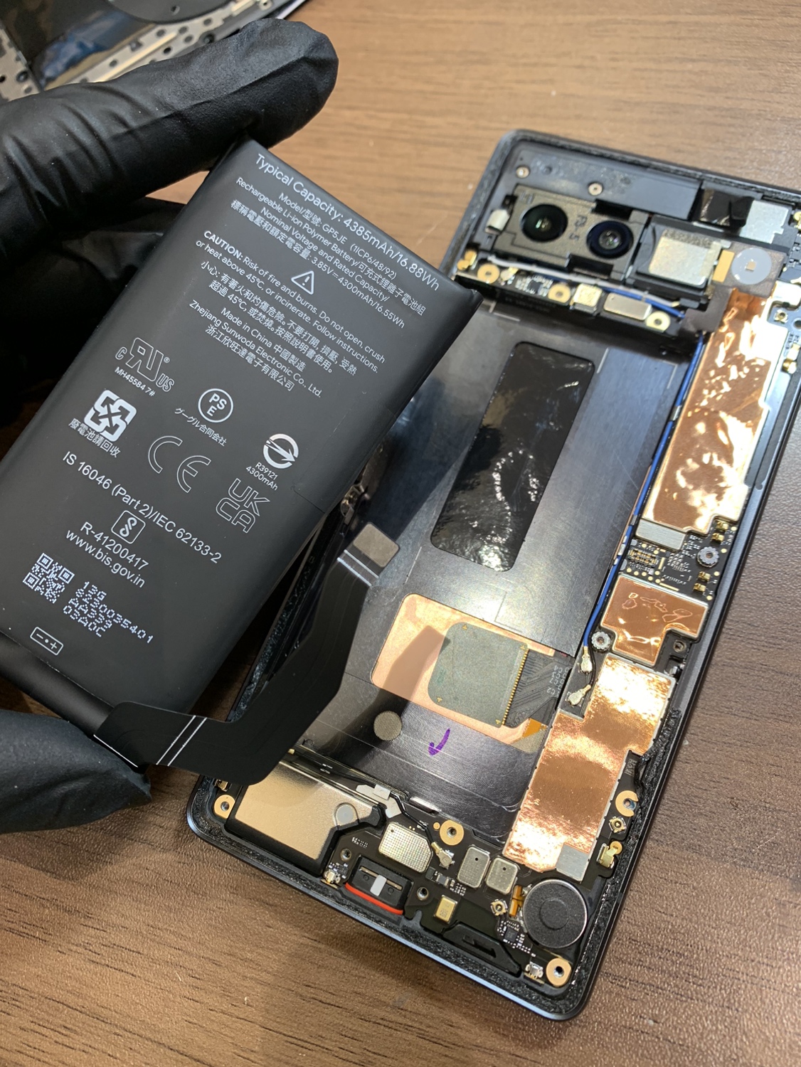 【アクルス店】Google Pixel 7aのバッテリー交換修理【港区からご来店】