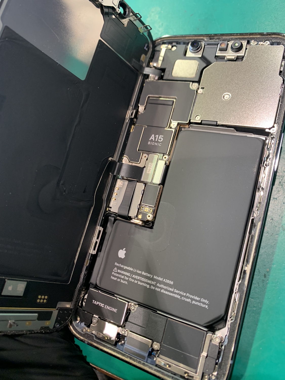 【アクルス店】iPhone 13Proのバッテリー交換修理【港区からご来店】