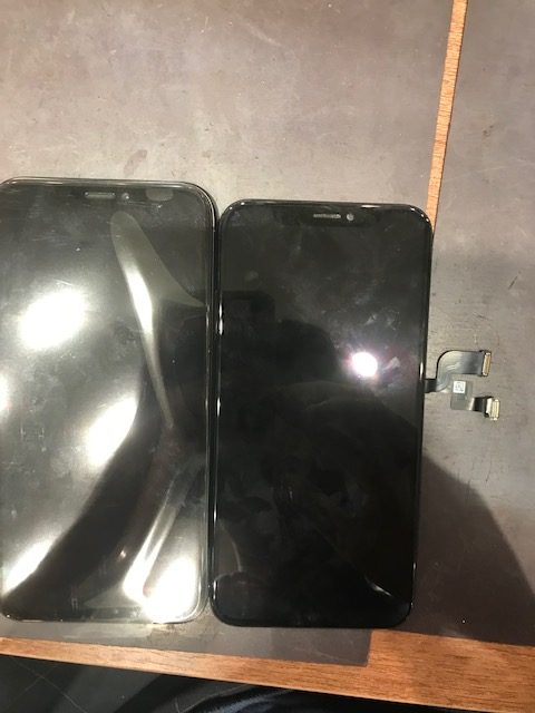 iPhoneXS画面交換＜豊明市よりお越しのお客様＞