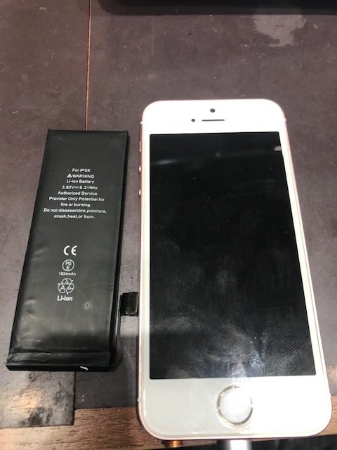 iPhoneSEバッテリー交換＜名古屋市港区よりお越しのお客様＞