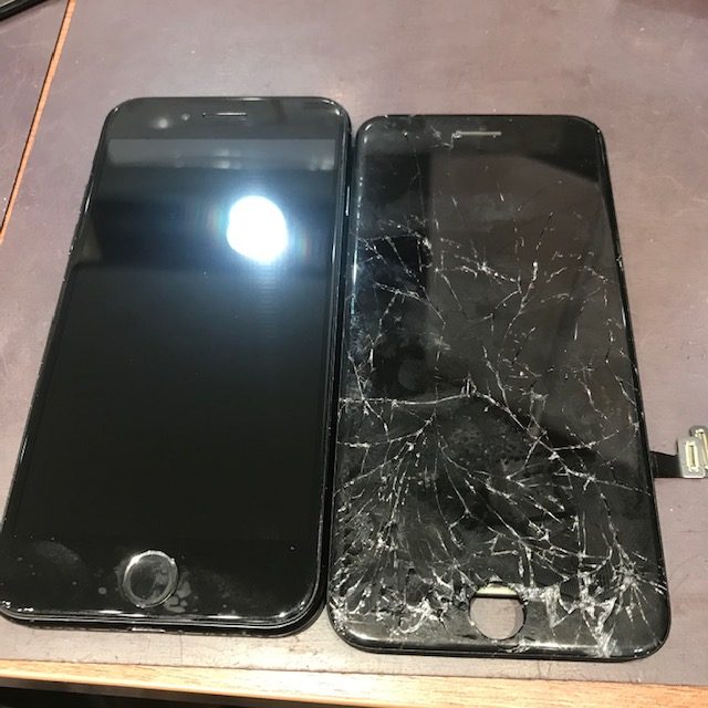 iPhone8画面交換【大府市よりお越しのお客様】