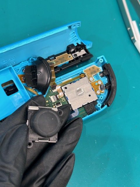 【大高店】任天堂SwitchJoy-conスティック交換　東海市よりご来店