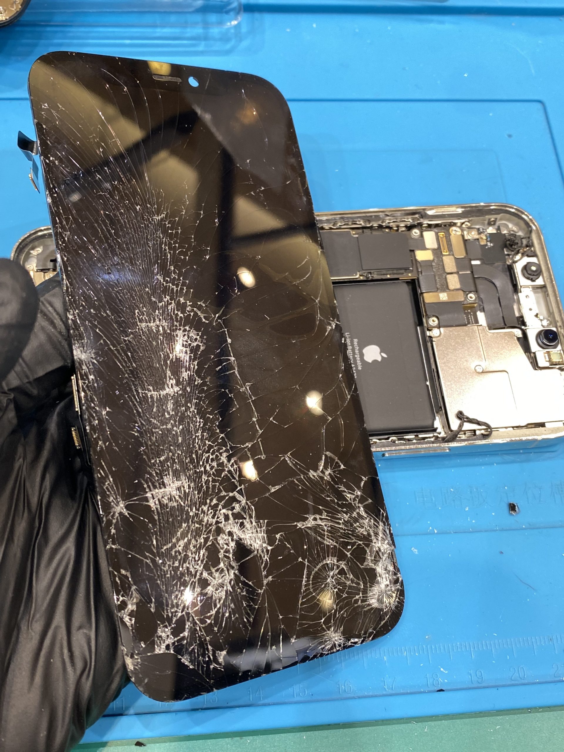 【熱田店】iPhone 12pro 画面交換修理【中川区からご来店】