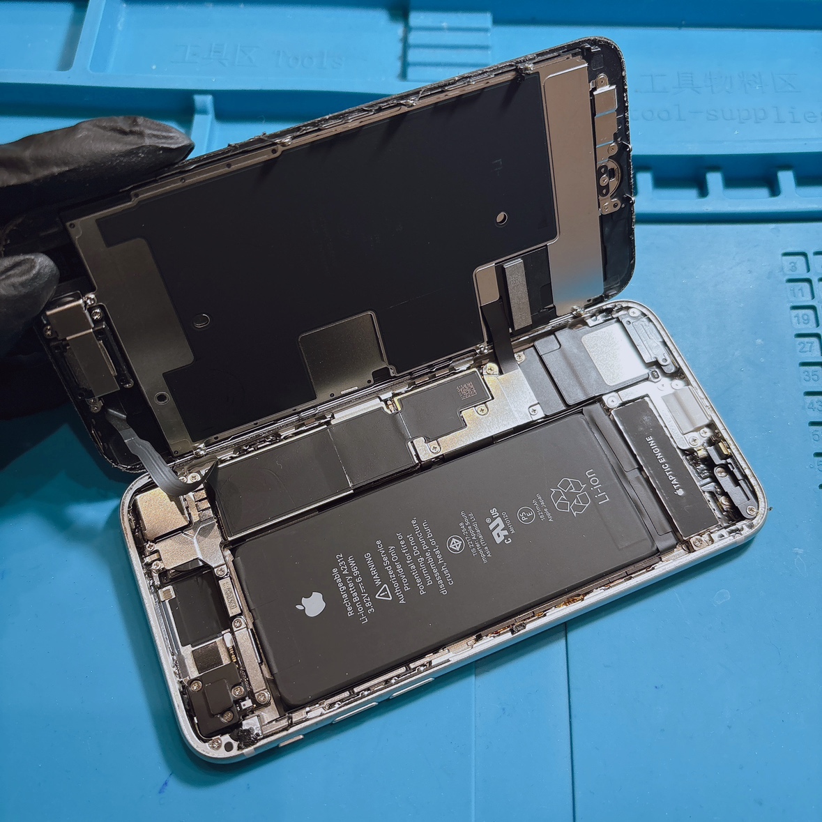充電の減り方がおかしいiPhone8の修理【大垣市】 | iPhone修理・iPad