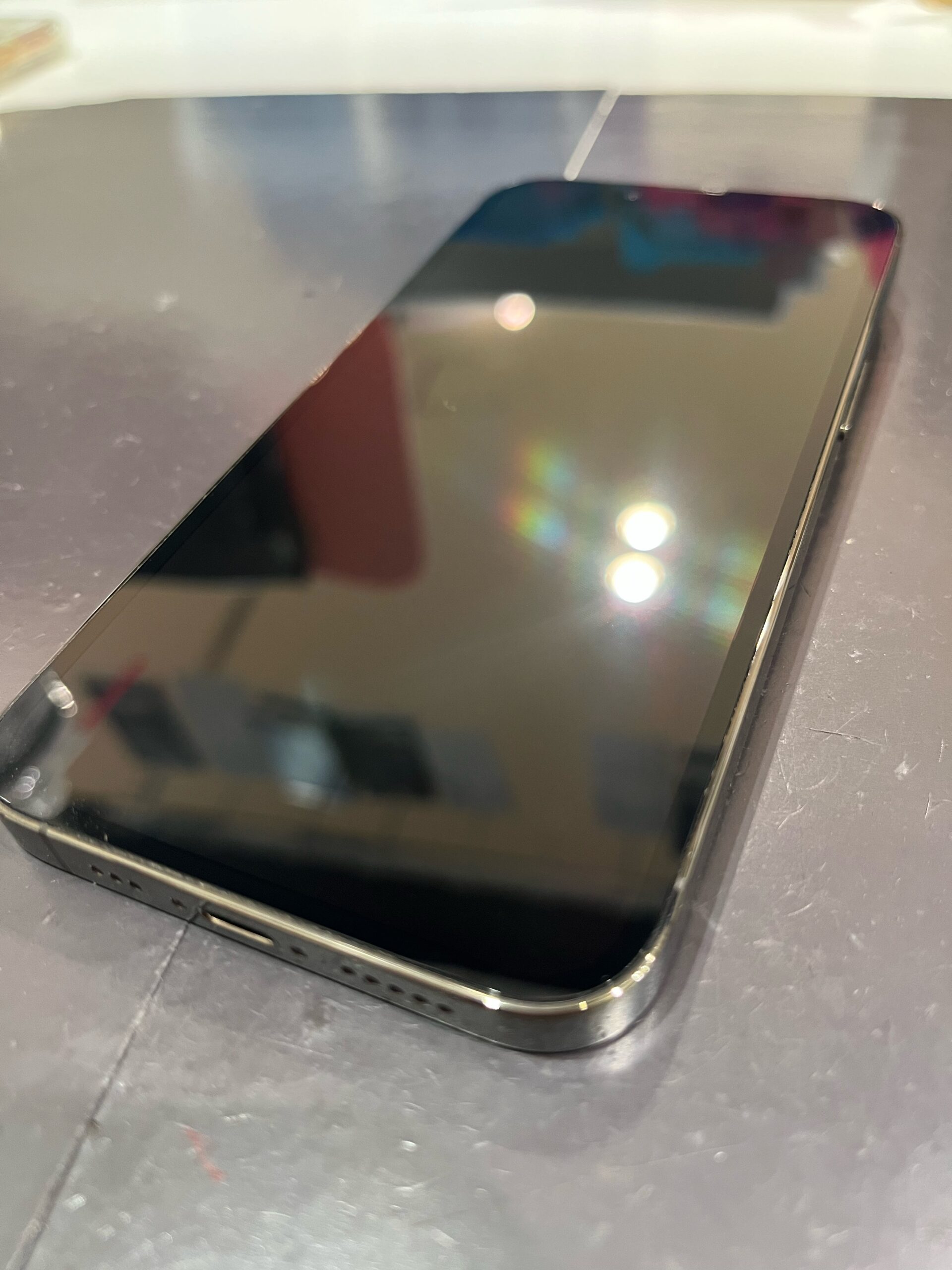 【あべの店】iPhone14proの画面交換【阿倍野区からご来店】
