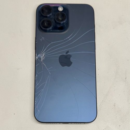 iPhone 15 Pro 128GB グレー 背面割れ 動作確認済み
