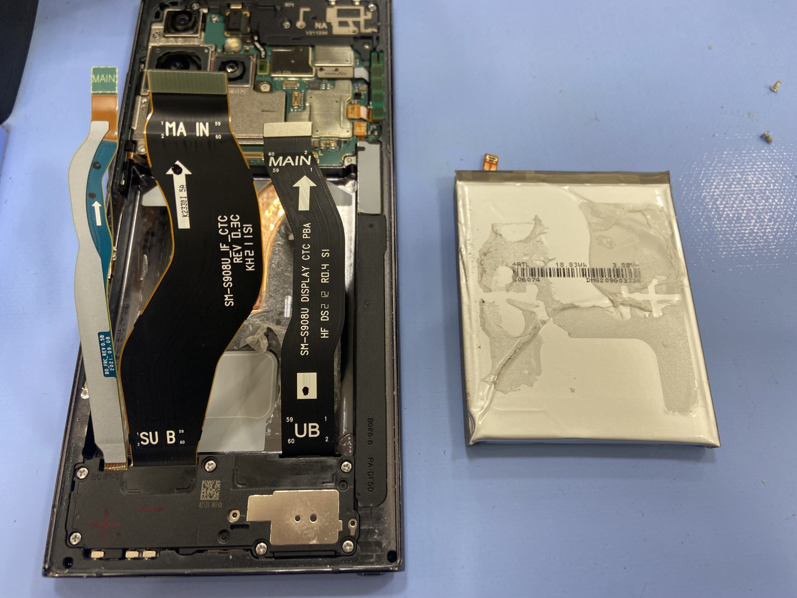 Galaxy S22 ultra バッテリー交換修理させていただきました【日野市からご来店】