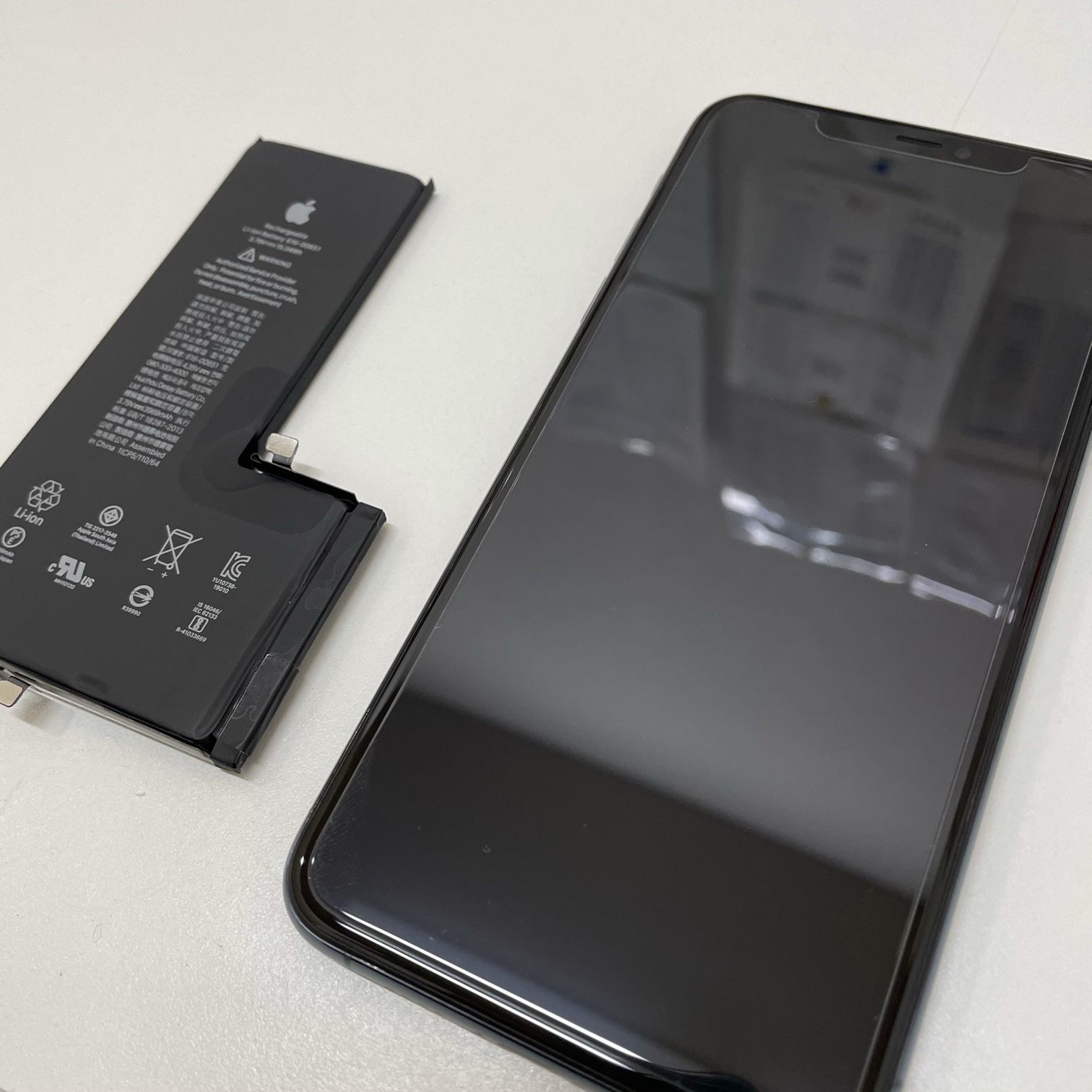 iPhone11ProMaxバッテリー交換修理 奈良市右京よりご来店です