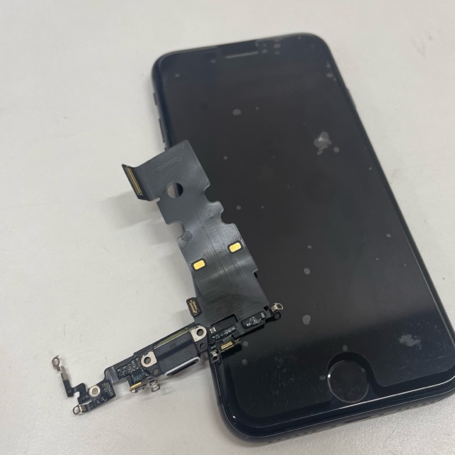 iPhone8充電接触不良修理/京都府京田辺市よりご来店