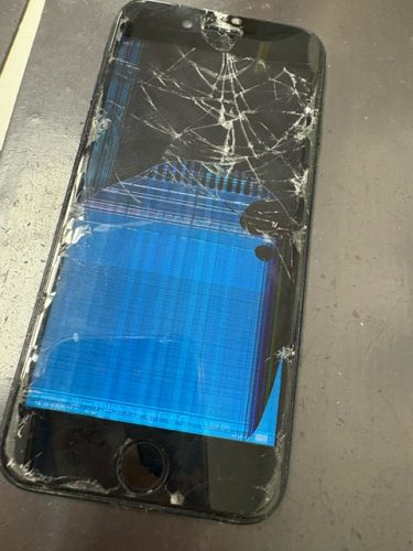 奈良県奈良市押熊町よりiPhoneSE2画面交換させていただきました！！
