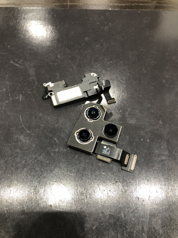 iPhone１２Pro　カメラ交換修理　（菰野町からご来店）