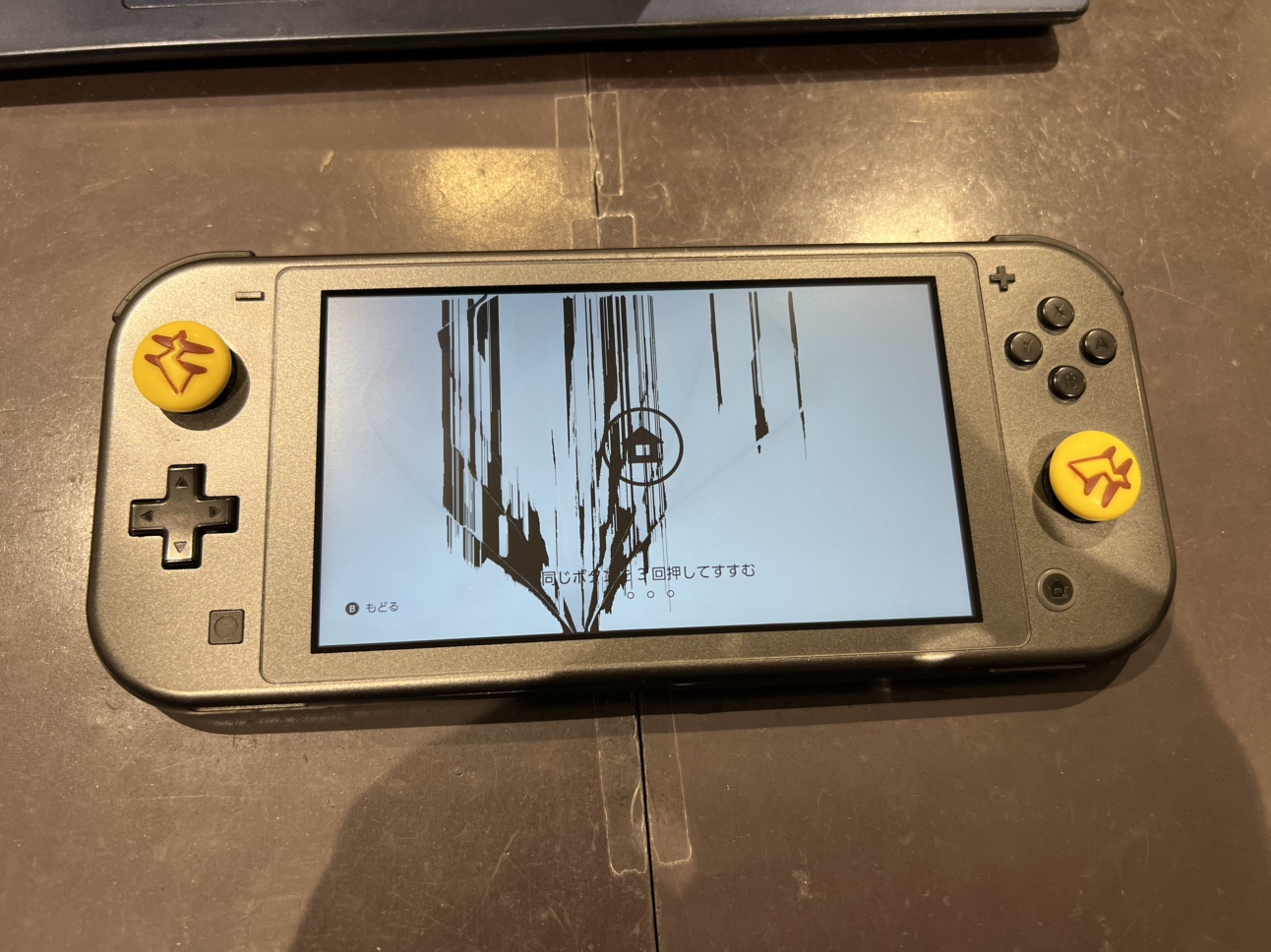 Switch lite 液晶 交換修理！(松阪市よりご来店)