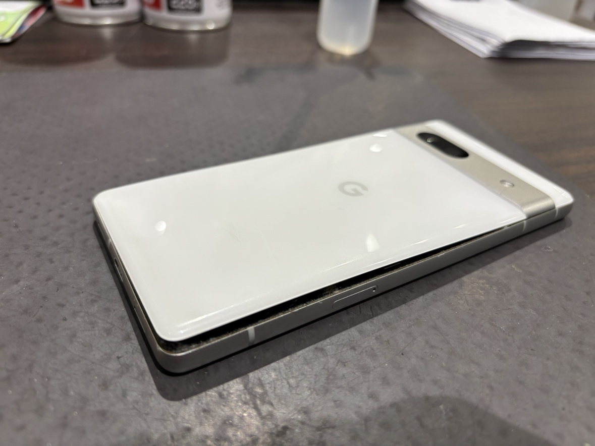 【津南店】pixel7a 膨張バッテリー交換【津市よりご来店】